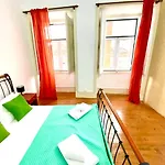 Artdeco Chiado 4 - Large Comfortable Double Room With Shared Bathroom