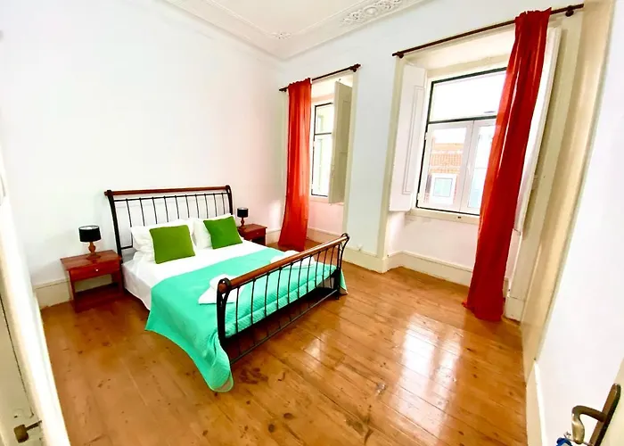 Artdeco Chiado 4 - Large Comfortable Double Room With Shared Bathroom