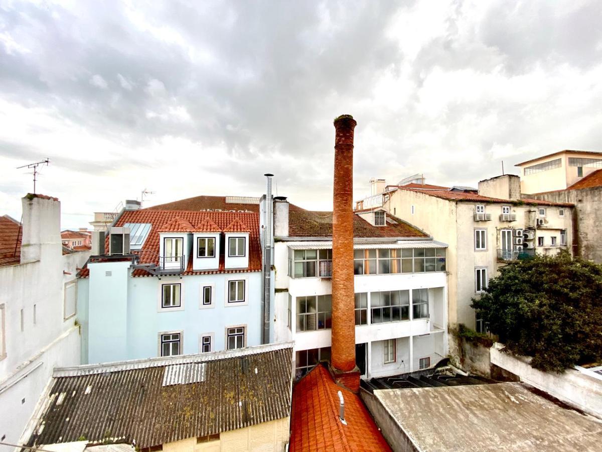 Gasthuis Artdeco Chiado 4 - Large Comfortable Double With Shared Bathroom *